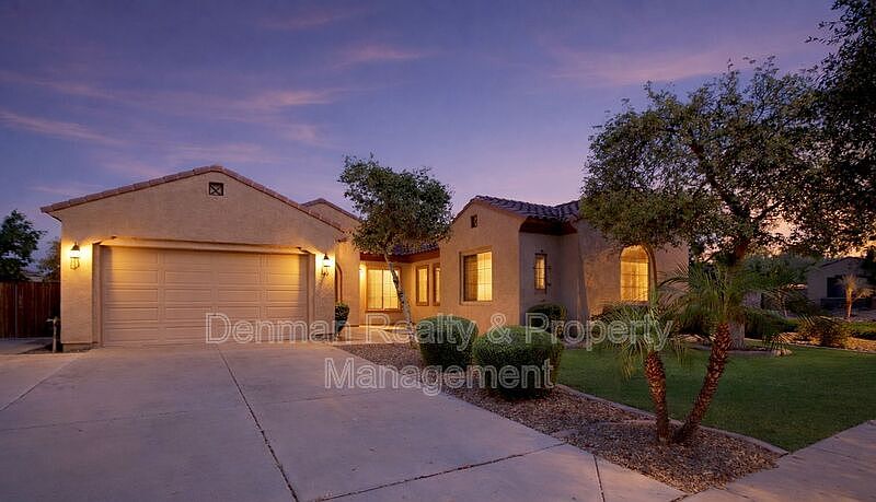 1st image of 3146 E Coconino Dr