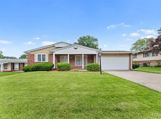 670 Gateswood Dr, Florissant, MO 63033