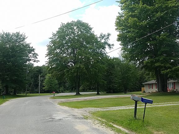 5th image of 1072 W McConnell Ct