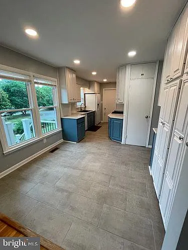 1834 Saint Roman Dr — Photo 2