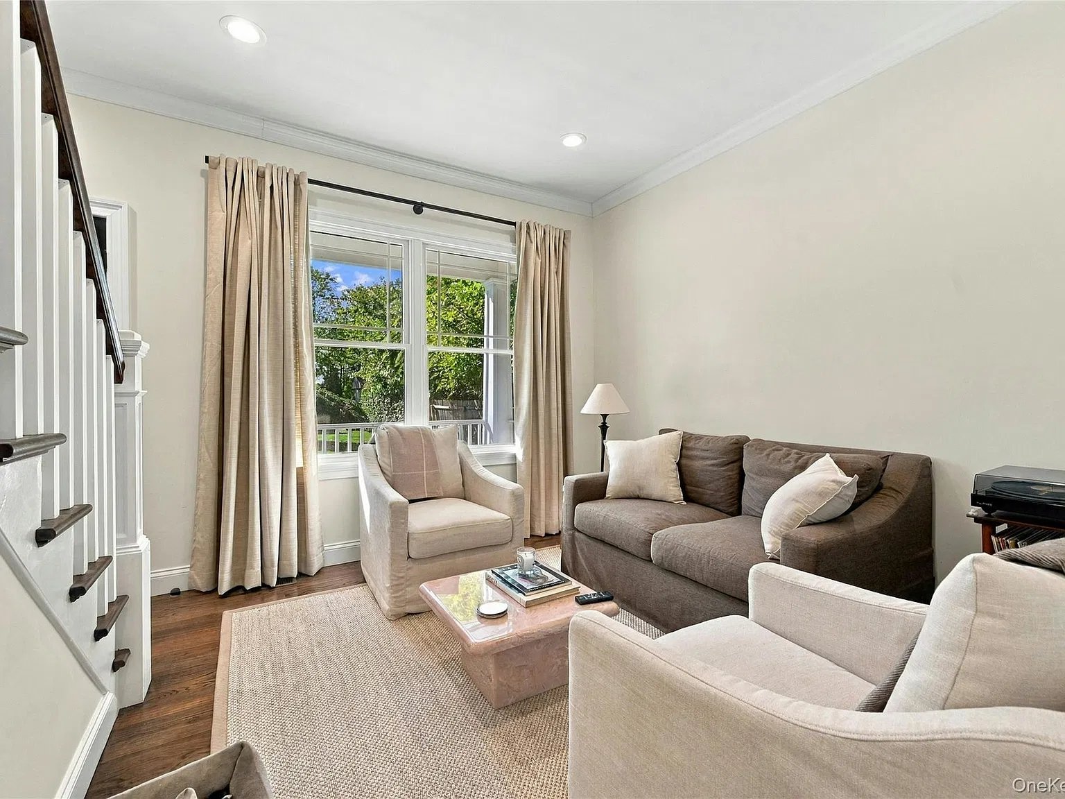 3 bed, 2.5 bath, 2103 sqft, $10,000 — Photo 2