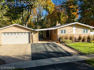 33412 Myrna St, Livonia, MI 48154