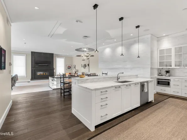 165 Kemble St Unit 18, Lenox, MA 01240