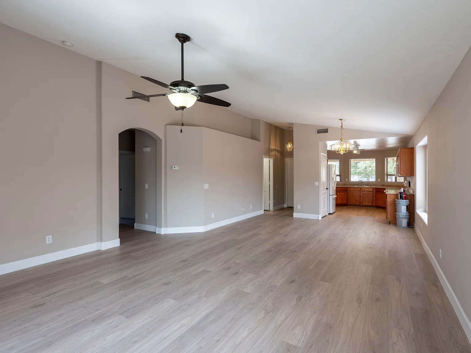 3 bed, 1516 sqft, $1,995 — Photo 3