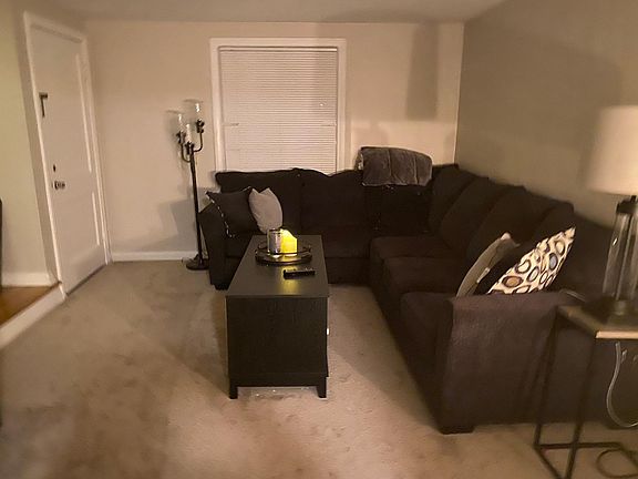 4th image of 33 Hollywood Ave
