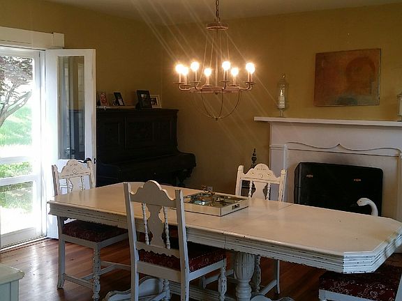 Current Dining room with FP