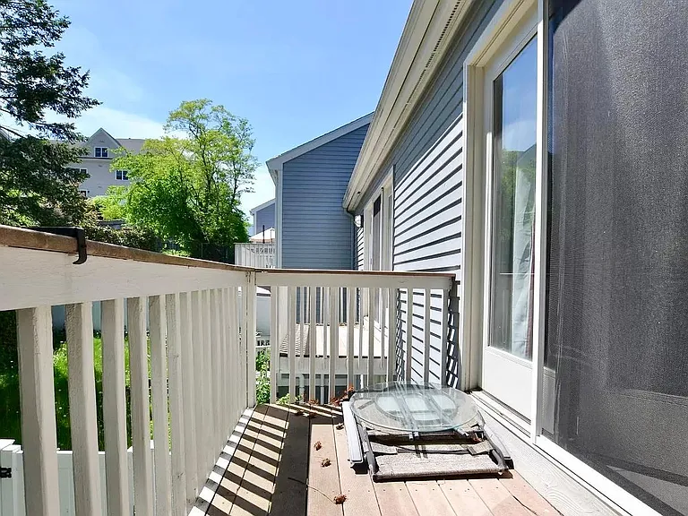 44 Newton St — Photo 14