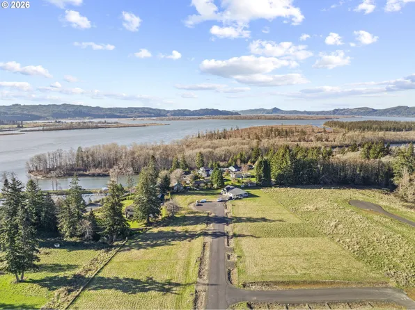 45 Sunnyfield Dr, Cathlamet, WA 98612