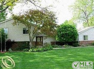 35741 Springvale St, Farmington Hills, MI 48331