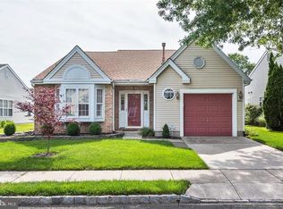 950 Larkspur Pl S, Mount Laurel, NJ 08054