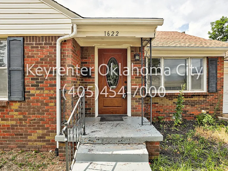 1622 W Britton Rd — Photo 5