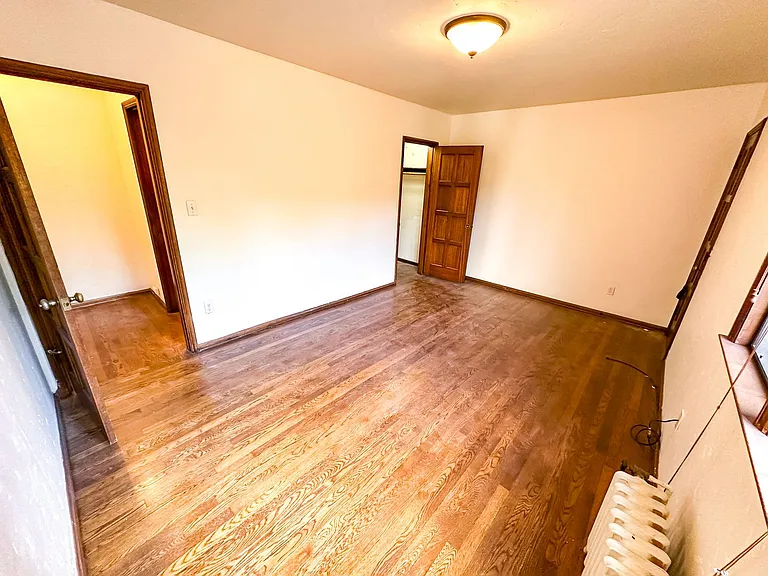 Ten-O-Five Anhalt Apartments — Photo 33