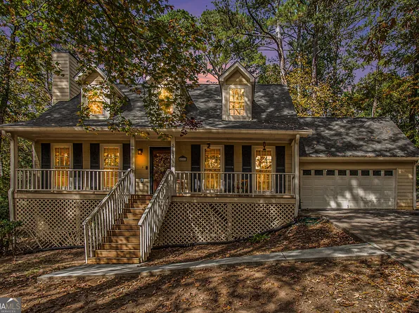 5117 Hopewell Dr, Stone Mountain, GA 30087
