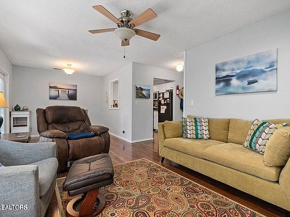 5th image of 74 Lakeshore Ct Unit 75