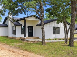 109 Aslan Rd, Poolville, TX 76487
