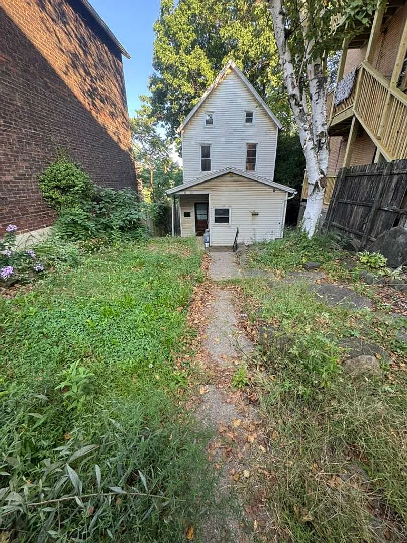 Comfortable 4BR Home in Braddock, Section 8 Considered!! — Photo 1