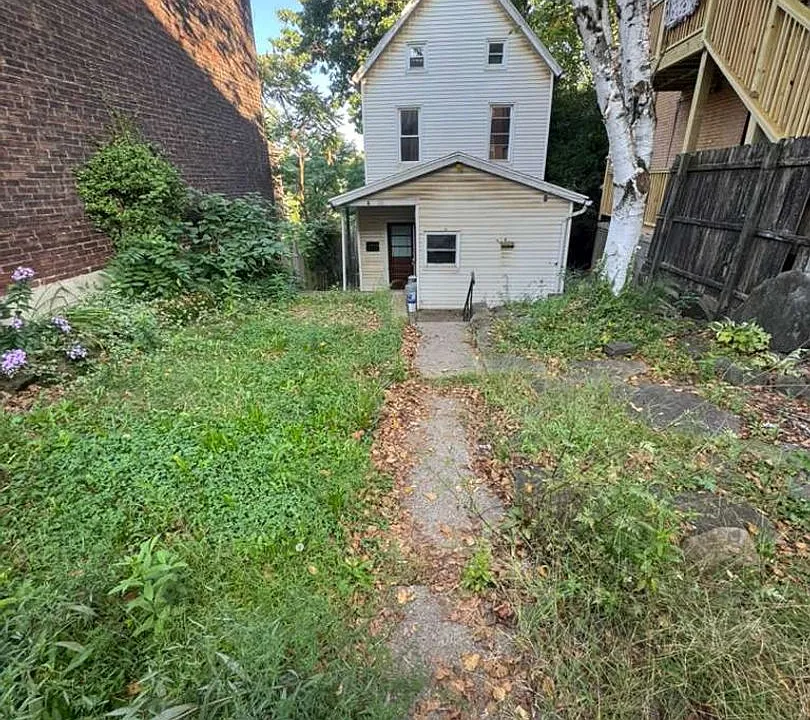 122 N Holland Ave