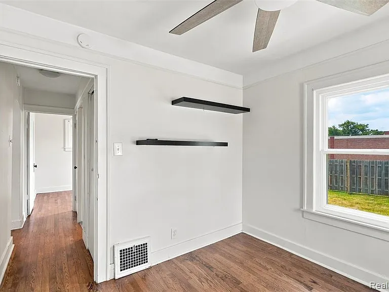 329 W Sonoma Ave — Photo 12