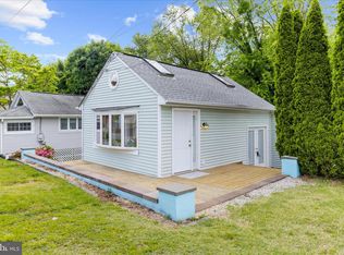 25 Locust St, Earleville, MD 21919