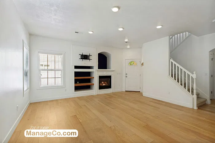 3 bed, 2.5 bath, 1430 sqft, $2,250 — Photo 3