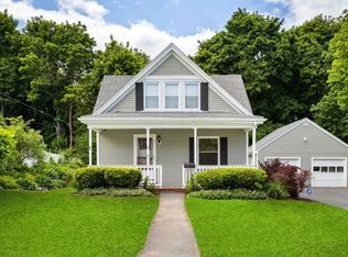 17 Hawthorne St, Weymouth, MA 02189