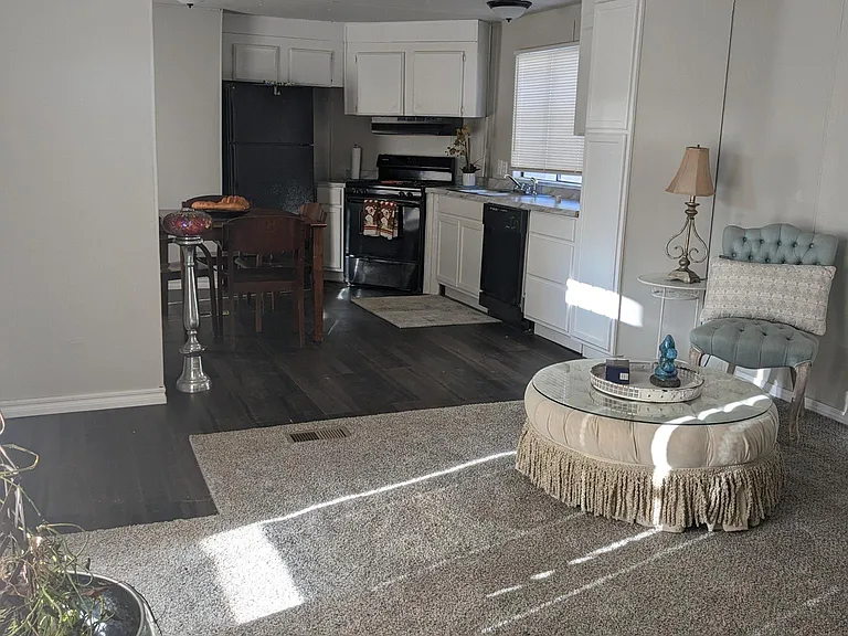 900 N Fretz Ave #10 — Photo 7