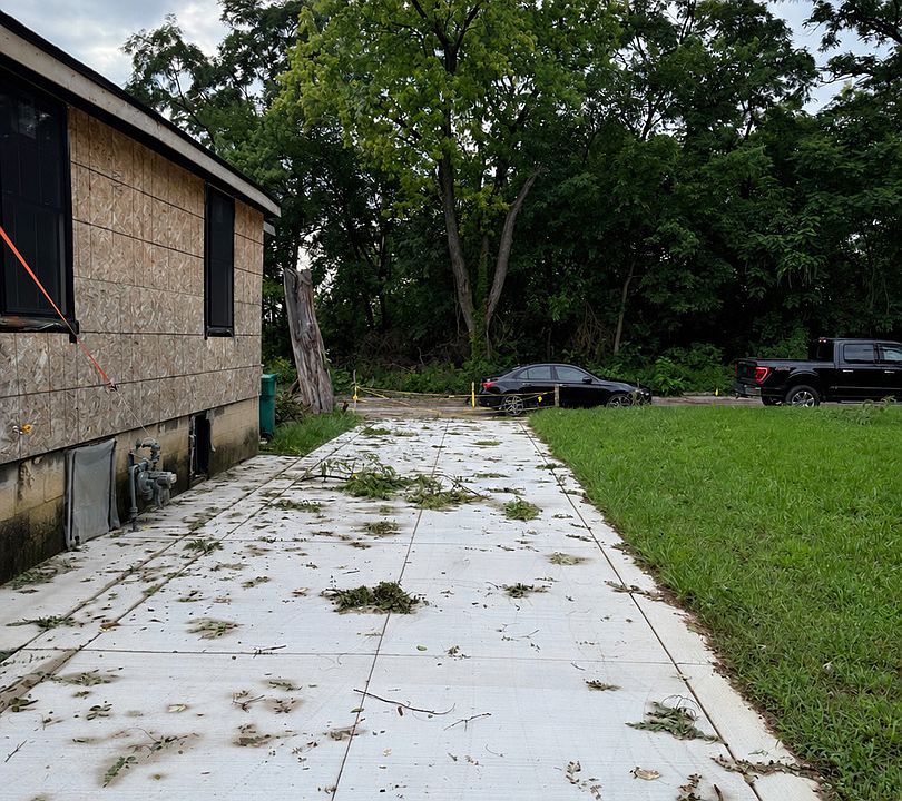 2nd image of 1102 Fairview Ave
