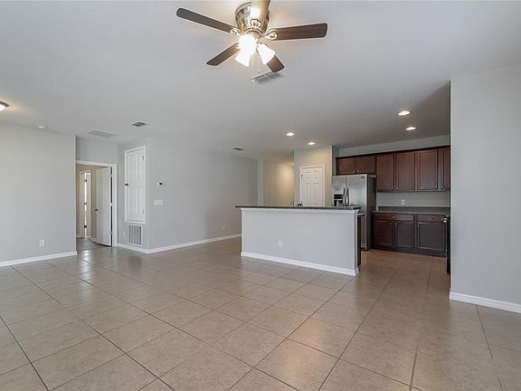 2nd image of 122 Vitoria Rd
