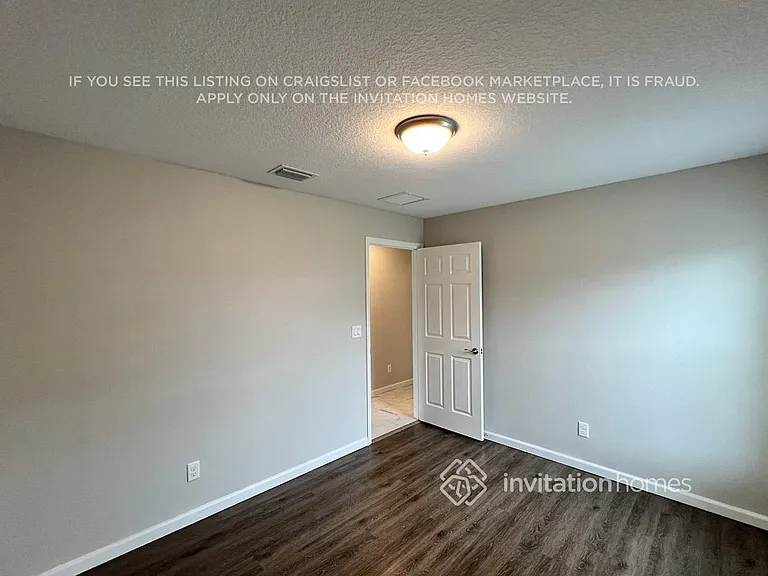 857 SW Sail Ter — Photo 7