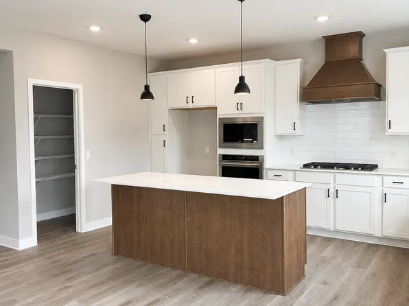 917 Foxglove Ter, Waconia, MN 55387