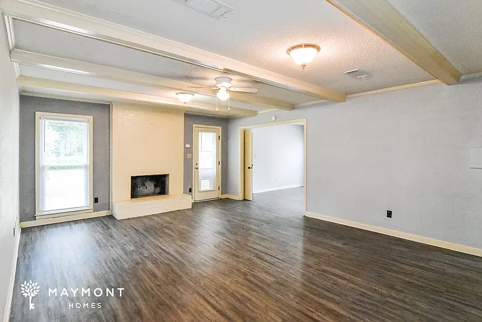 4 bed, 2.0 bath, 2232 sqft, $1,795 — Photo 3