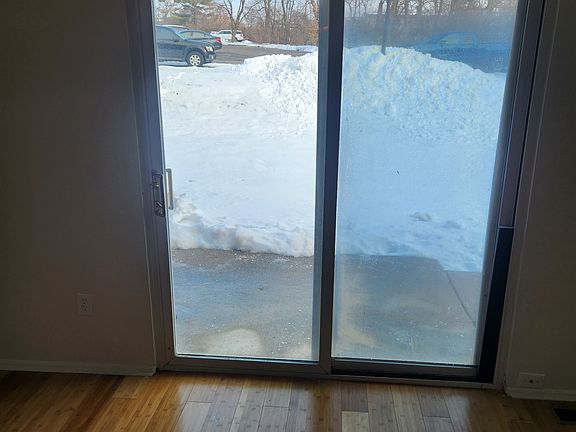 5th image of 25 Jackson Pl APT F