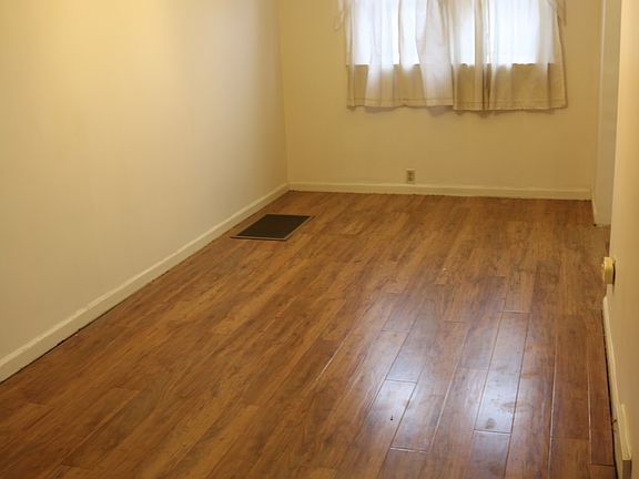 4th image of 2224 Baker Dr