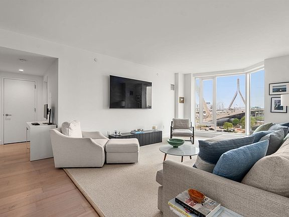 3rd image of 100 Lovejoy Wharf Unit 7J