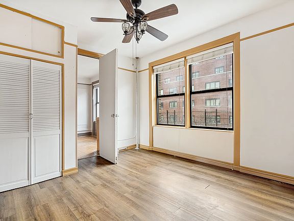 3rd image of 946 Hoe Ave APT 4A