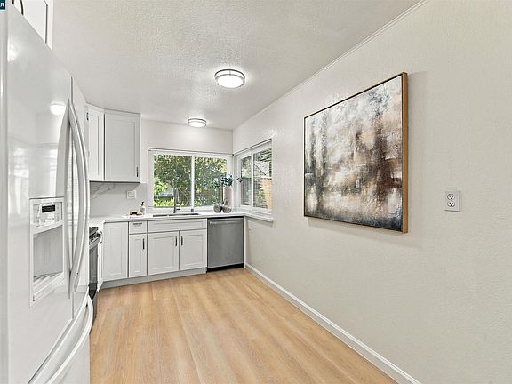 5th image of 46824 Fernald St