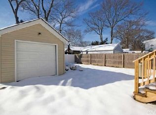 109 Mitchell St, Bellmore, NY 11710