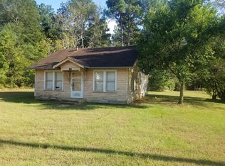 1104 W Point Tap Rd, Palestine, TX 75803