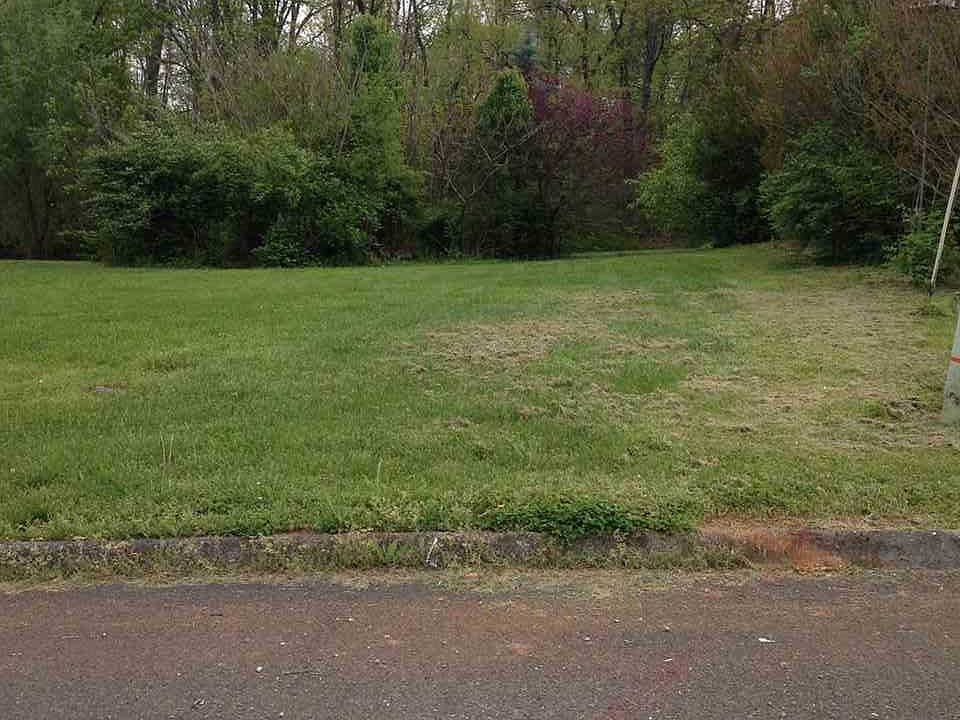 2nd image of Castlebury Dr Lot 15