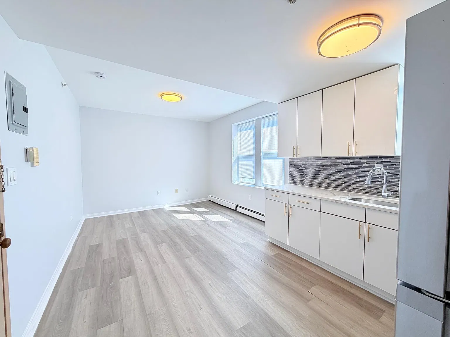 22 Emory St — Photo 2