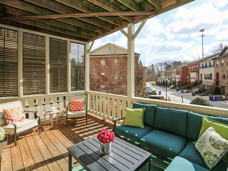 2114 W Village Xing SE — Photo 35