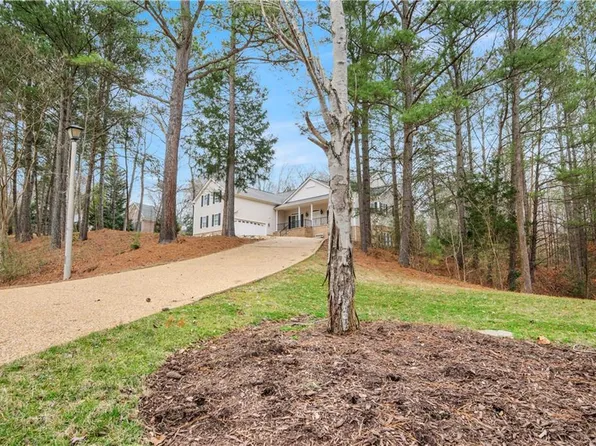 100 Lakewood Dr, Williamsburg, VA 23185