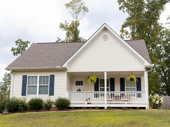 92 Camp Dr, Dahlonega, GA 30533