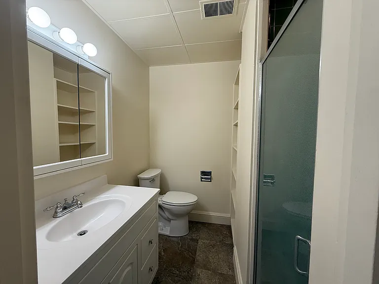 100 E Broadway St #519 — Photo 9
