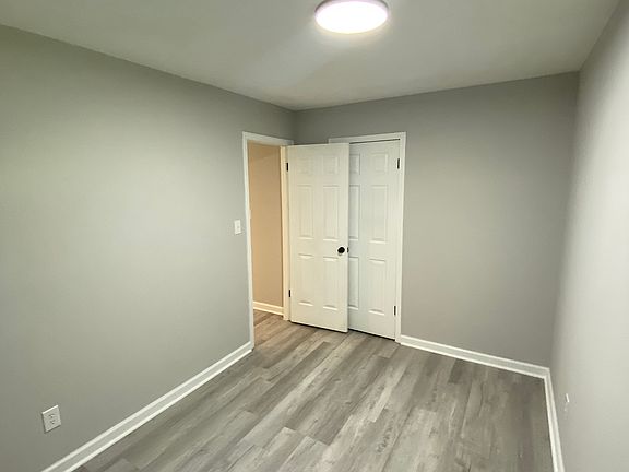 3rd image of 913 N Weldon St APT 1