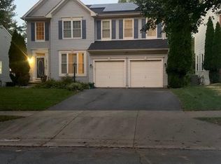 19319 Moon Ridge Dr, Germantown, MD 20876