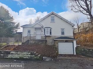 1030 Franklin Dr, Bethel Park, PA 15102
