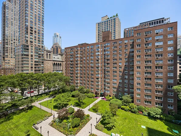 345 West 58th Street 8-D image 7 of 8
