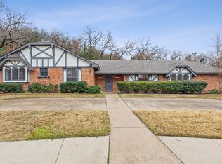 2806 Westwood Dr, Arlington, TX 76012