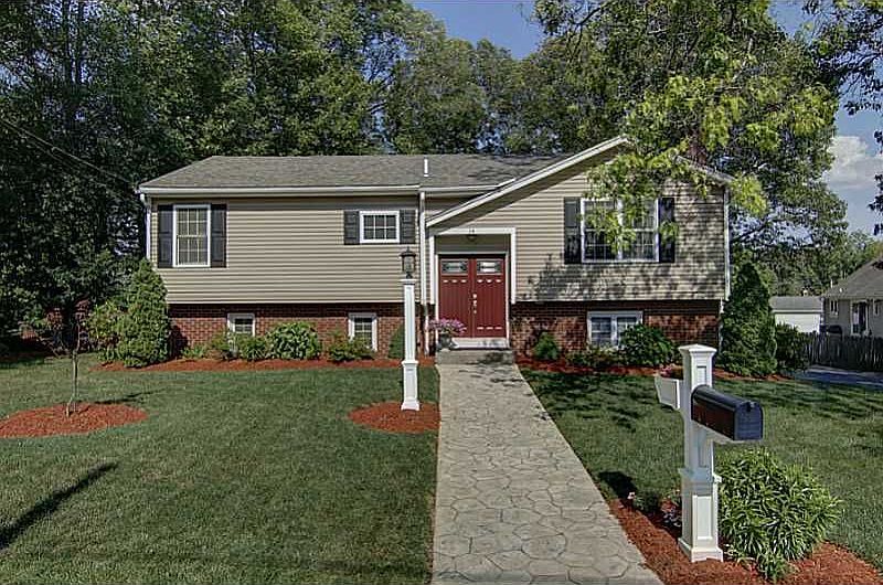 2nd image of 24 Desoto St